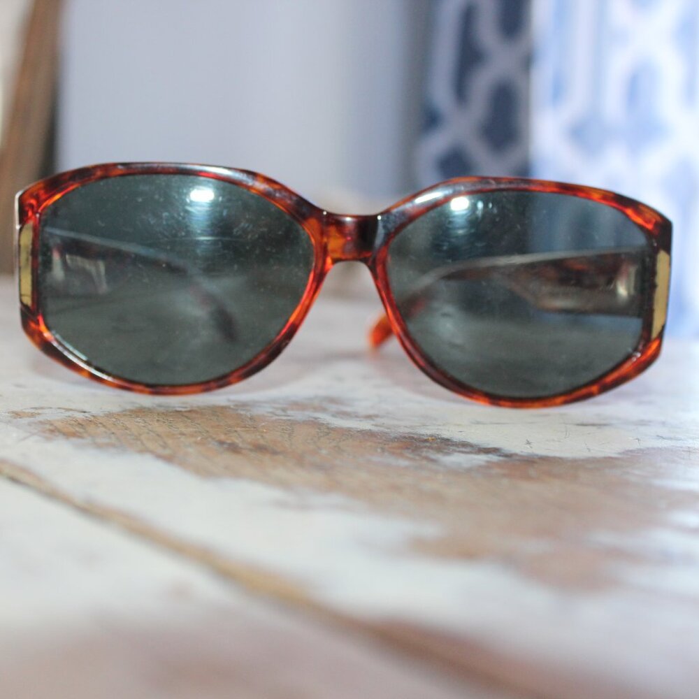 Vintage Mock Tortoise Shell Sunglasses Made In Taiwan Nice